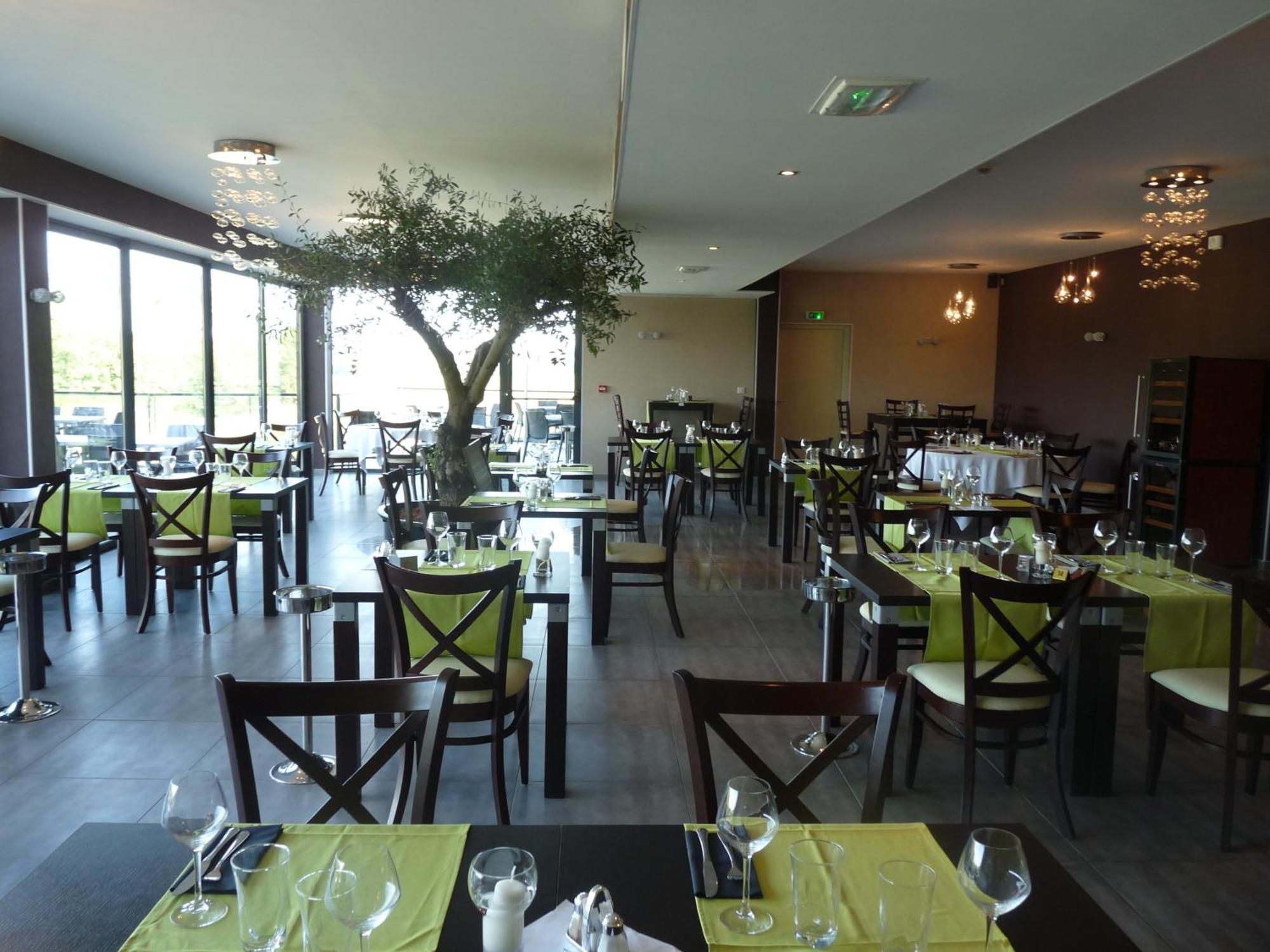 Logis Le Cadusia Otel Chaource Dış mekan fotoğraf