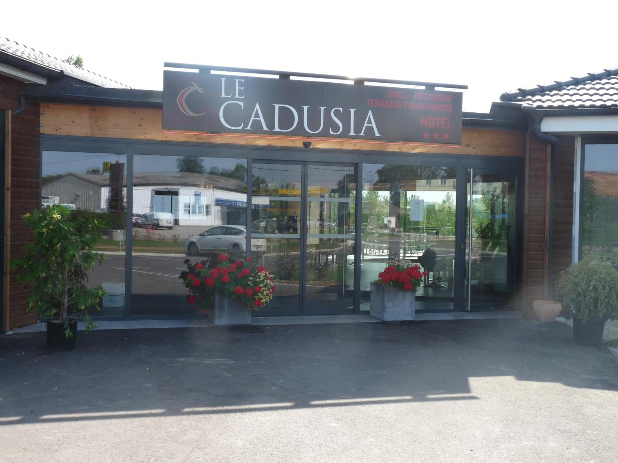 Logis Le Cadusia Otel Chaource Dış mekan fotoğraf