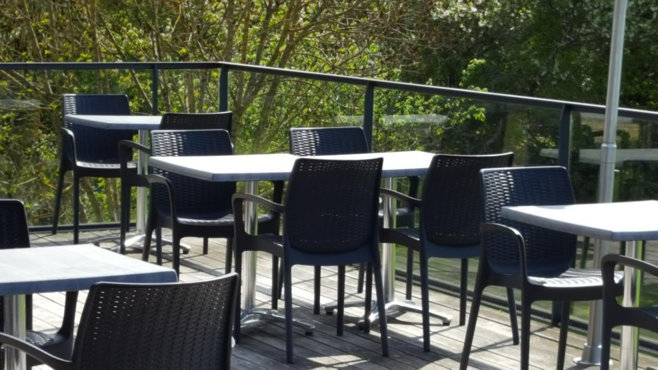 Logis Le Cadusia Otel Chaource Dış mekan fotoğraf