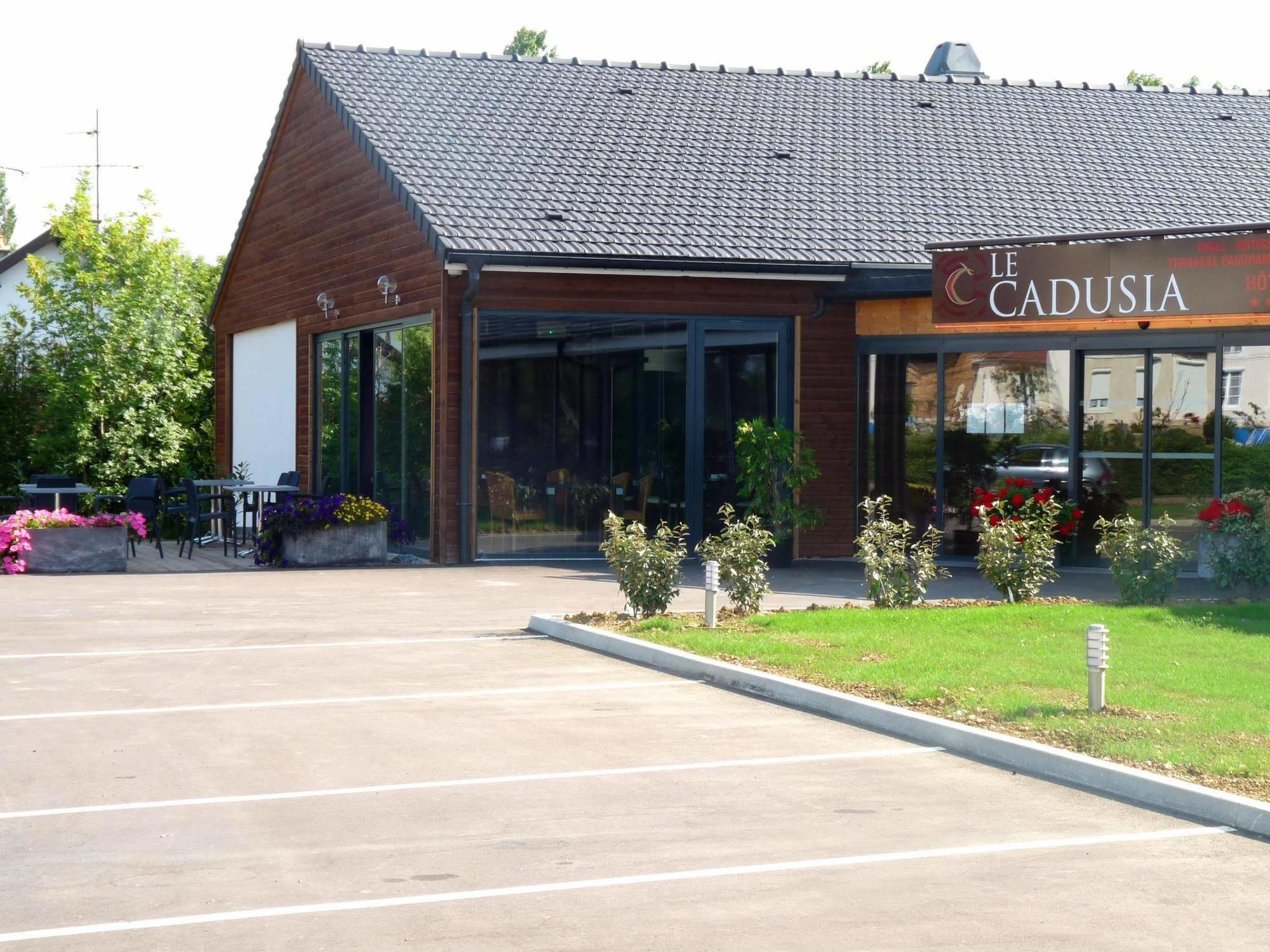 Logis Le Cadusia Otel Chaource Dış mekan fotoğraf