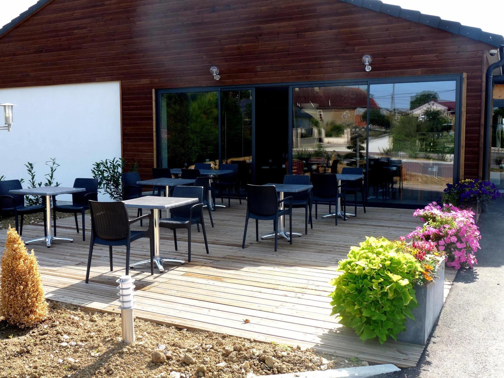 Logis Le Cadusia Otel Chaource Dış mekan fotoğraf