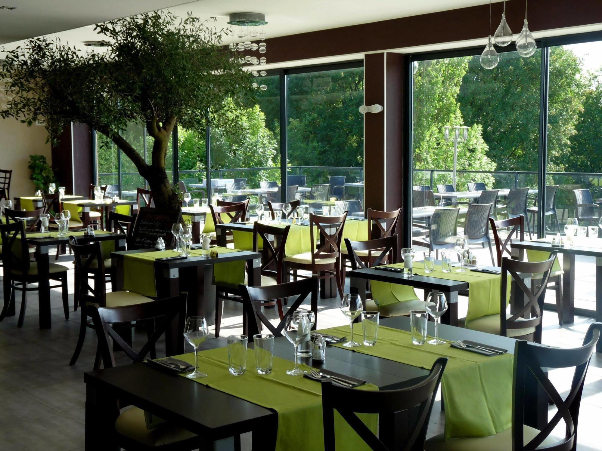 Logis Le Cadusia Otel Chaource Dış mekan fotoğraf