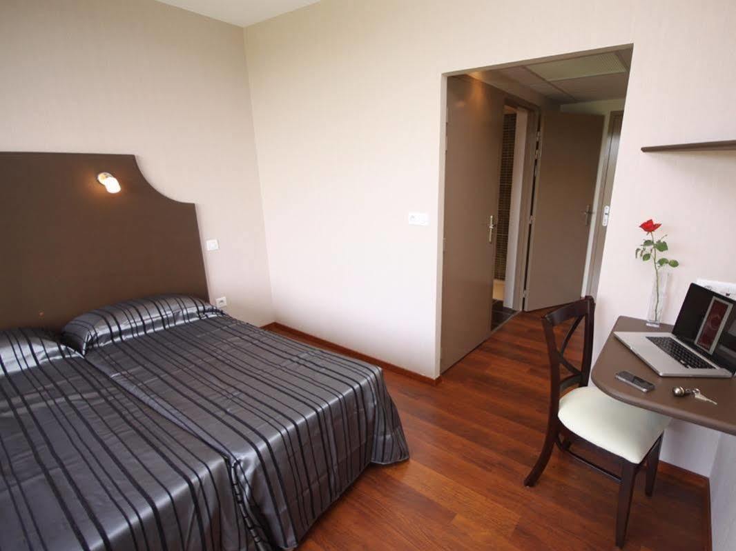 Logis Le Cadusia Otel Chaource Dış mekan fotoğraf